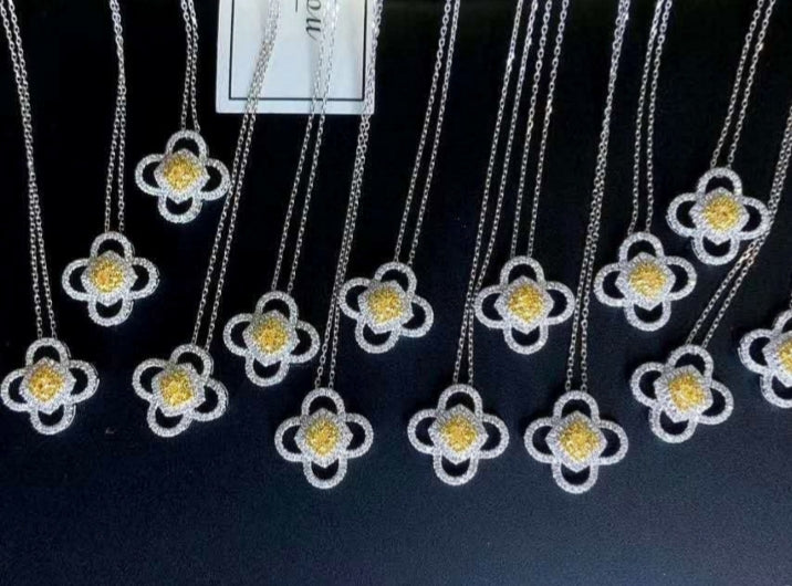 Lucky Pendant Square Natural Yellow Diamond 18k Gold Necklace Women's